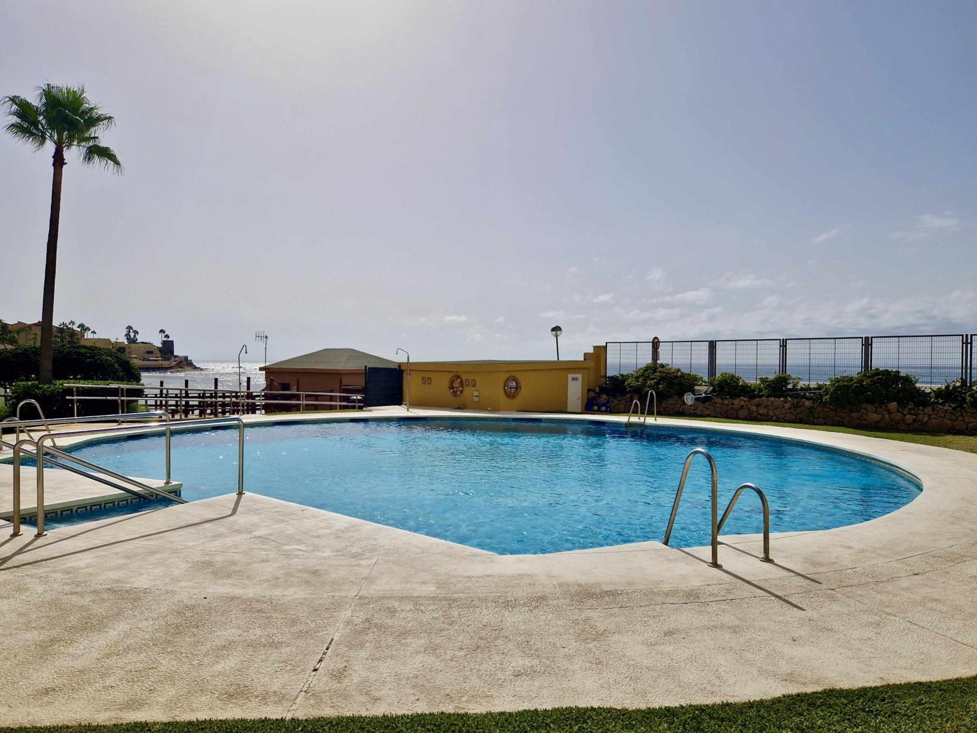 Apartamento Sr Almirante 1ª Linea De Playa Sitio de Calahonda Exterior foto